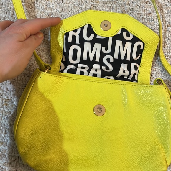 Marc by Marc Jacobs Neon Yellow Leather Crossbody Bag - Picture 4 of 5
